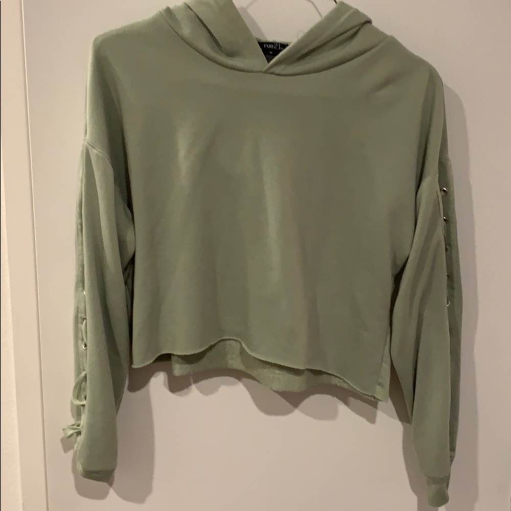 Cropped hoodie